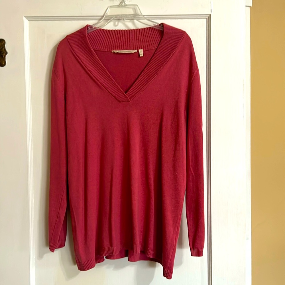 Soft Surroundings rose colored v-neck sweater with 10% silk content.  M